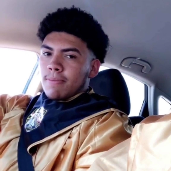 Meet your Posher, Alexis - Picture 1 of 1